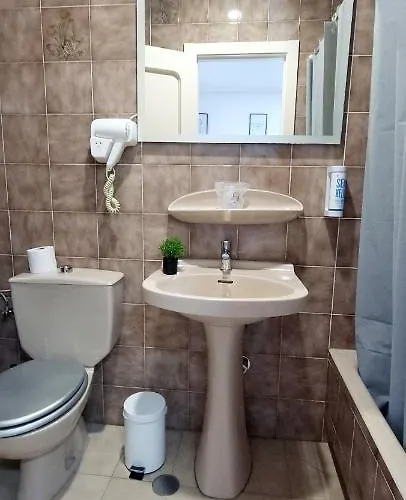 ゲストハウス Puerto Principe 2*